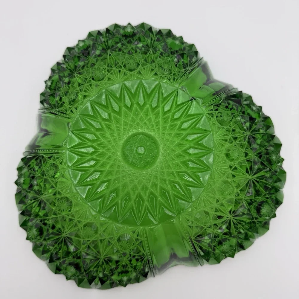 Antique EAPG Bowl US‎ Glass Richards and Hartley Clover Emerald Green Triangular